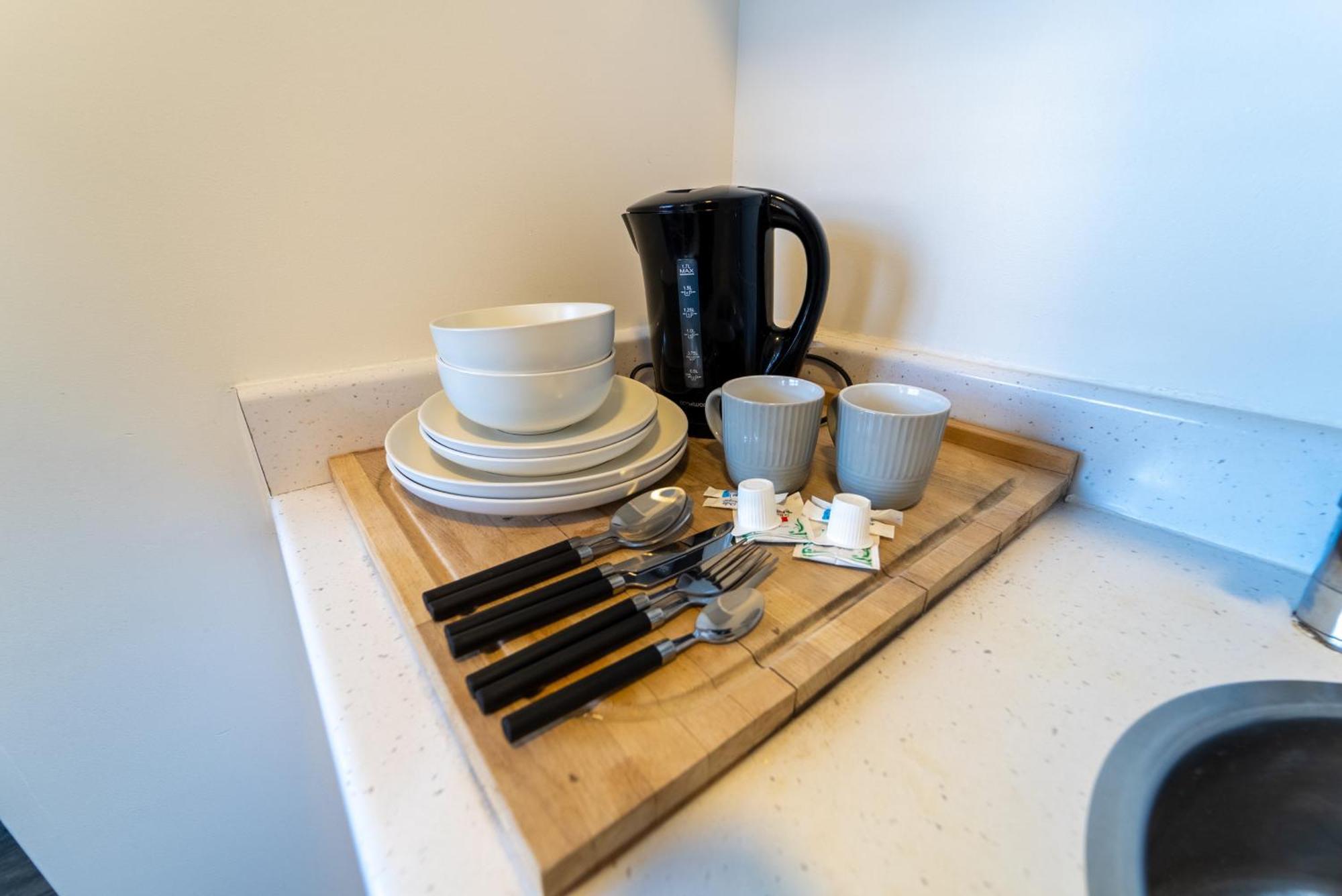 Stay Sa Equipped Studios Next To Uob And Qe! Бирмингем Номер фото